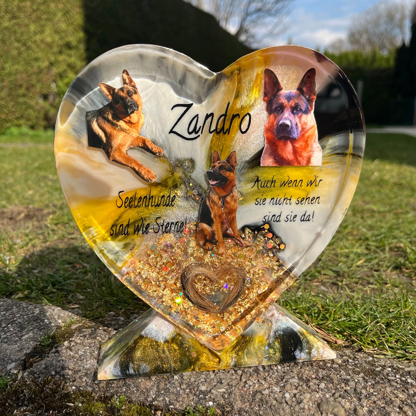 Herz mit Sockel